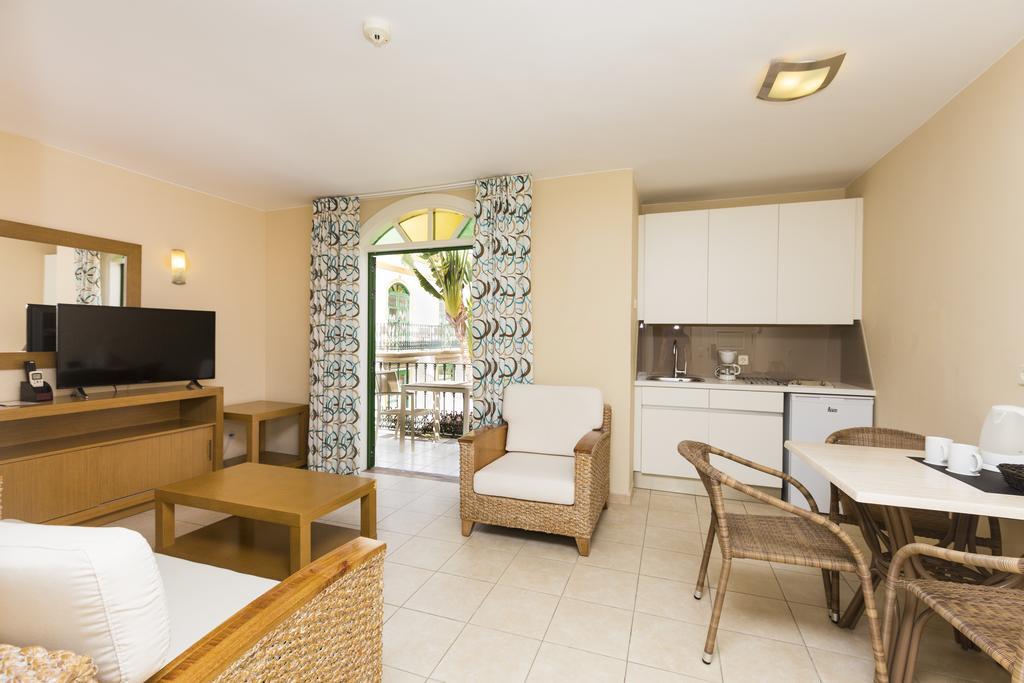 Apartamentos Livvo プエルト・デ・モガン エクステリア 写真